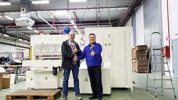 歐洲外商現場合影